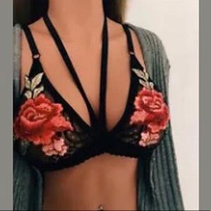 New Sexy lacy and flower bralette bra